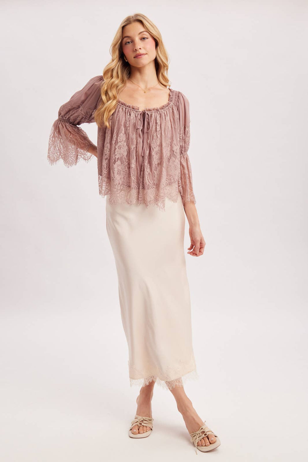WIDE NECK RUFFLED EYELASH LACE BLOUSE - EASTER DAY: MAUVE / M
