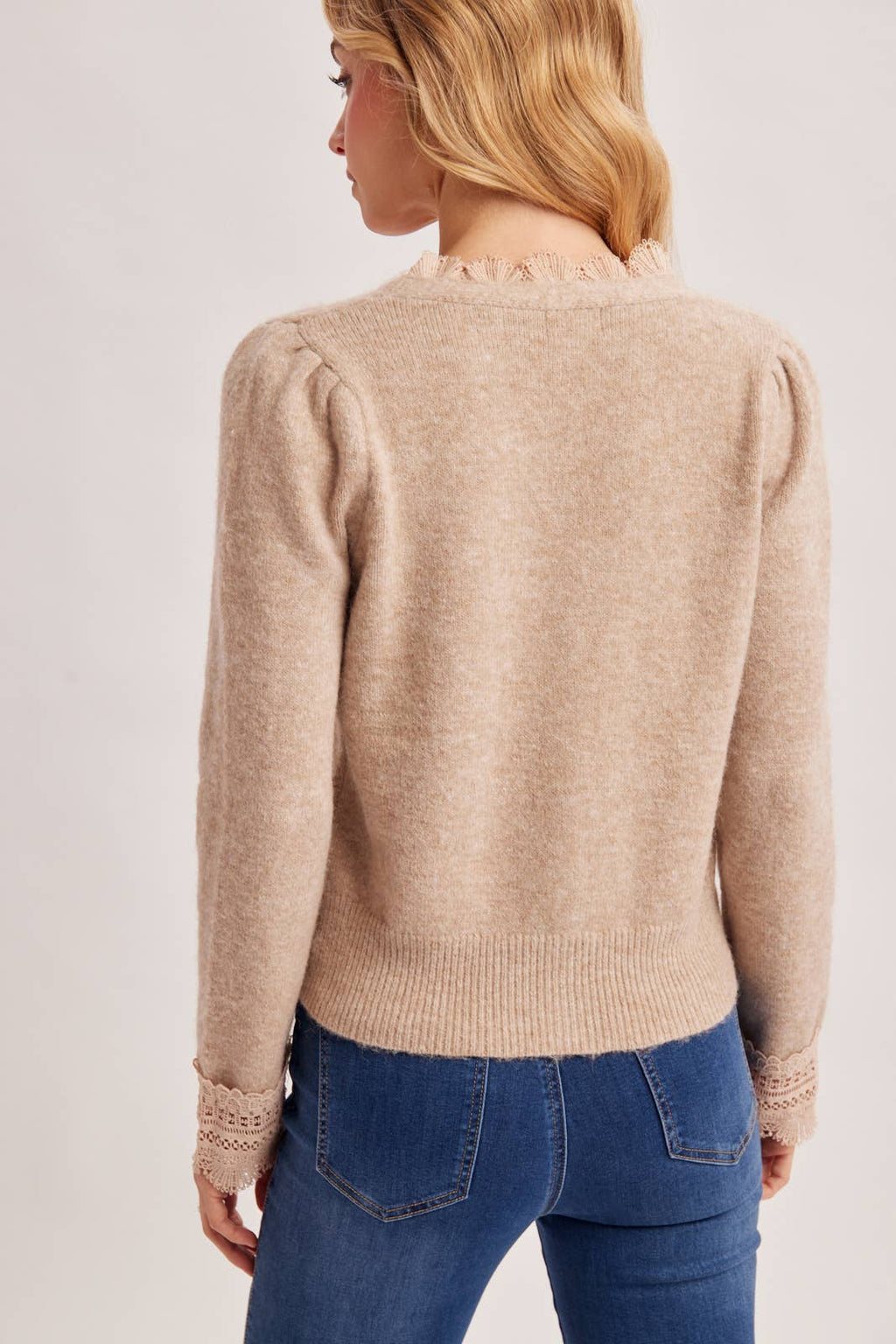 EYELASH LACE TRIM V-NECK KNIT PUFF SLEEVE CARDIGAN