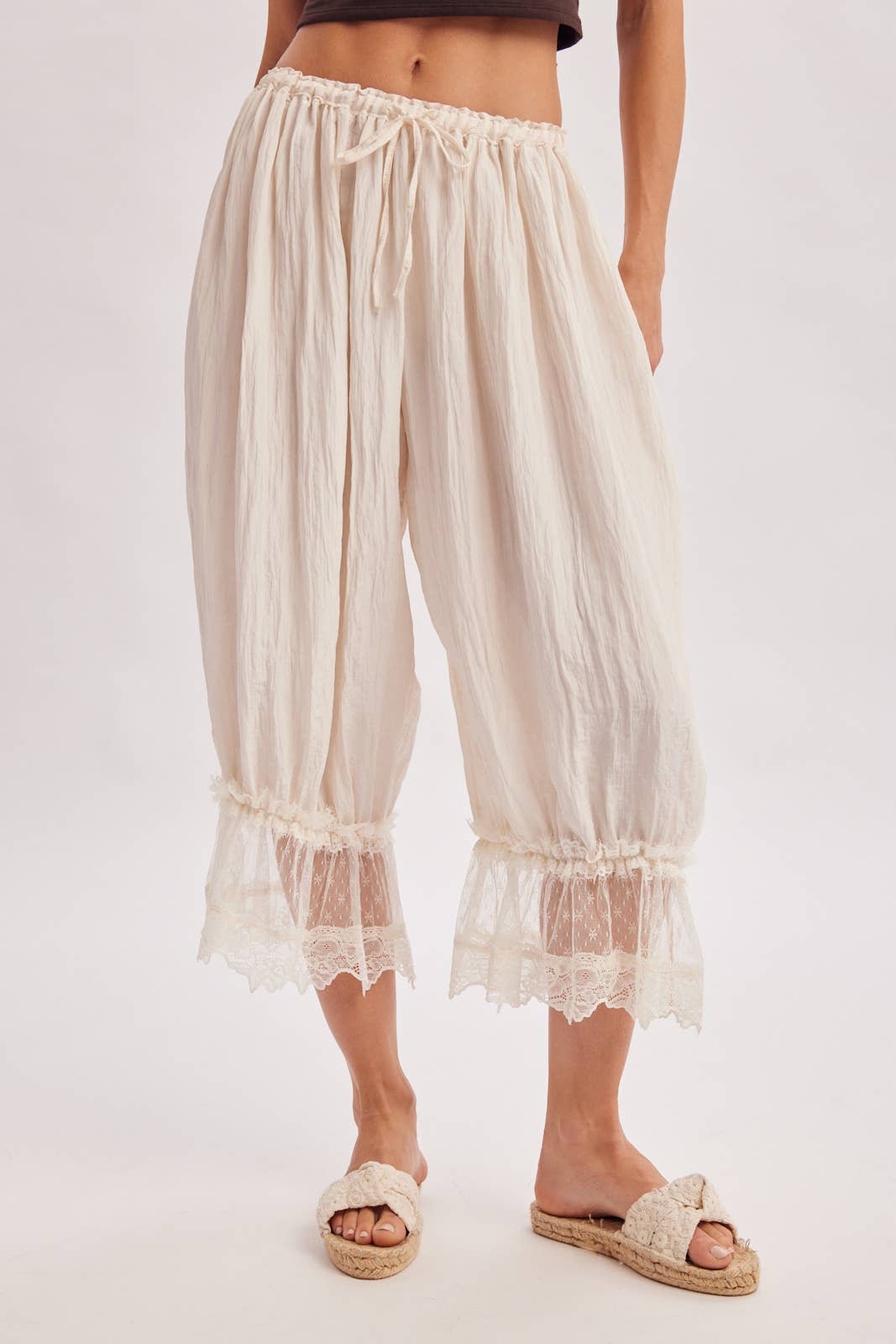 LACE TRIMMED MIDI BLOOMER PANTS: COCO