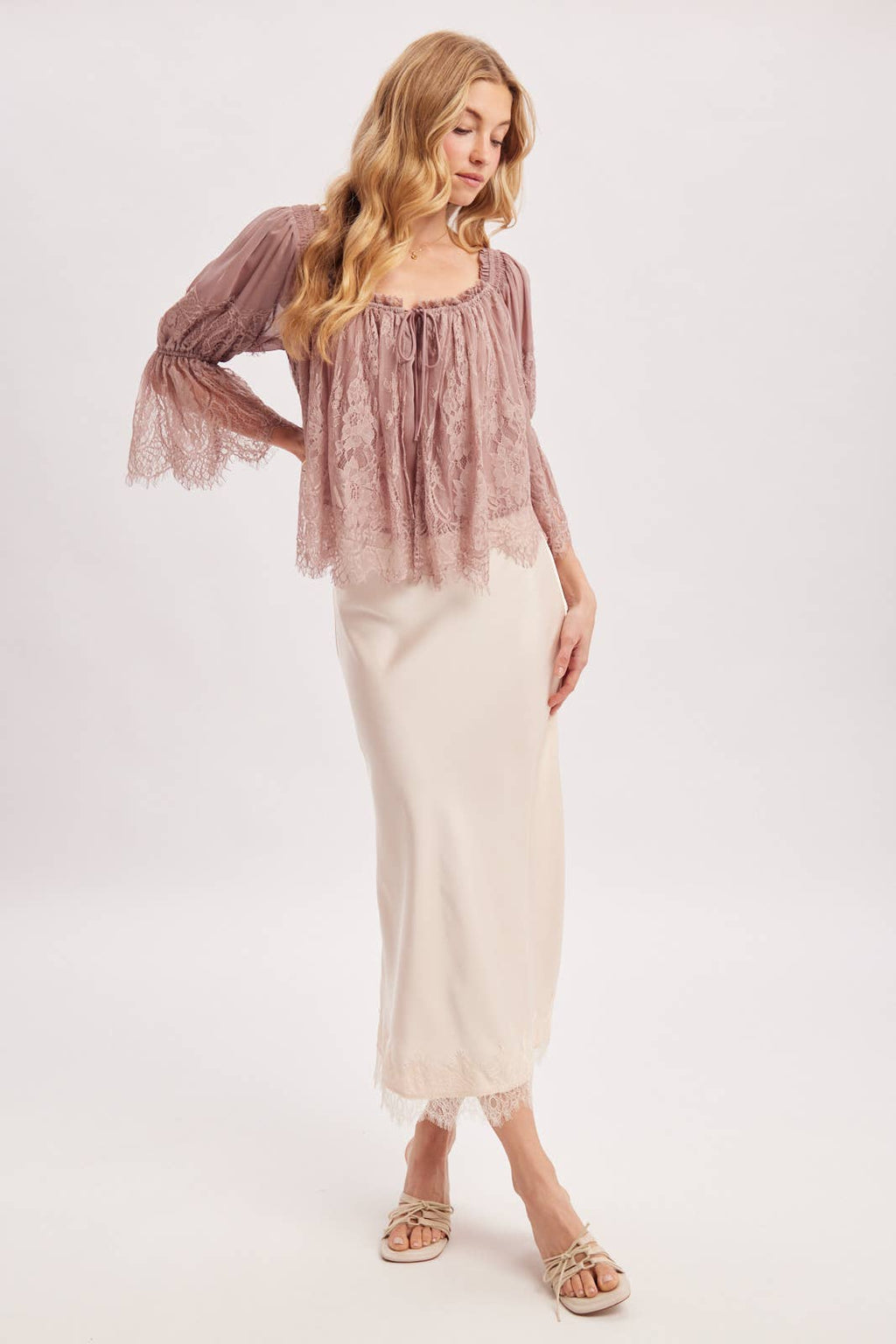 WIDE NECK RUFFLED EYELASH LACE BLOUSE - EASTER DAY: MAUVE / M