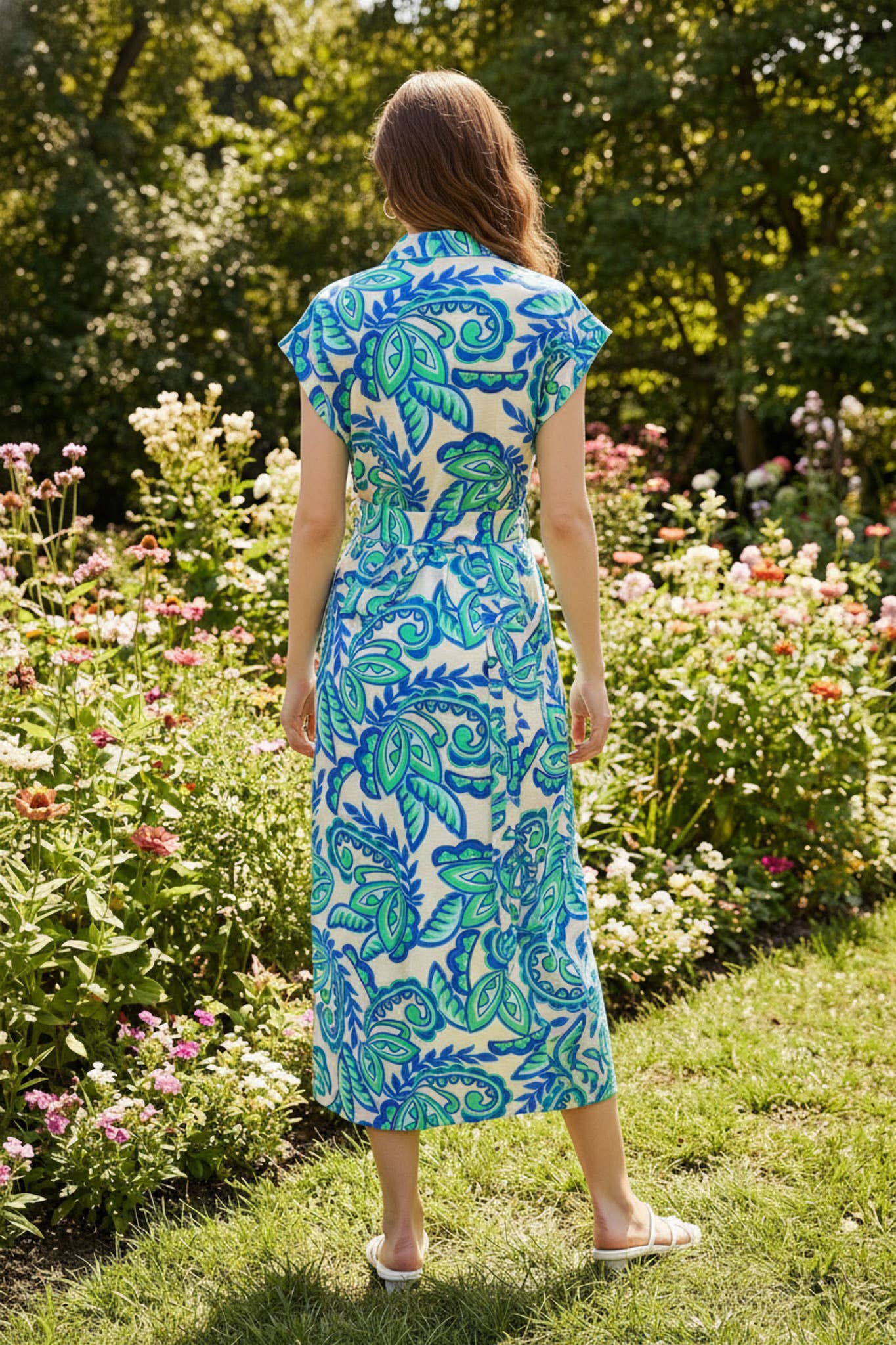 PD20702T-SHORT SLEEVE PAISLEY PRINT BUTTON DOWN MIDI DRESS: Blue Multi / Contemporary