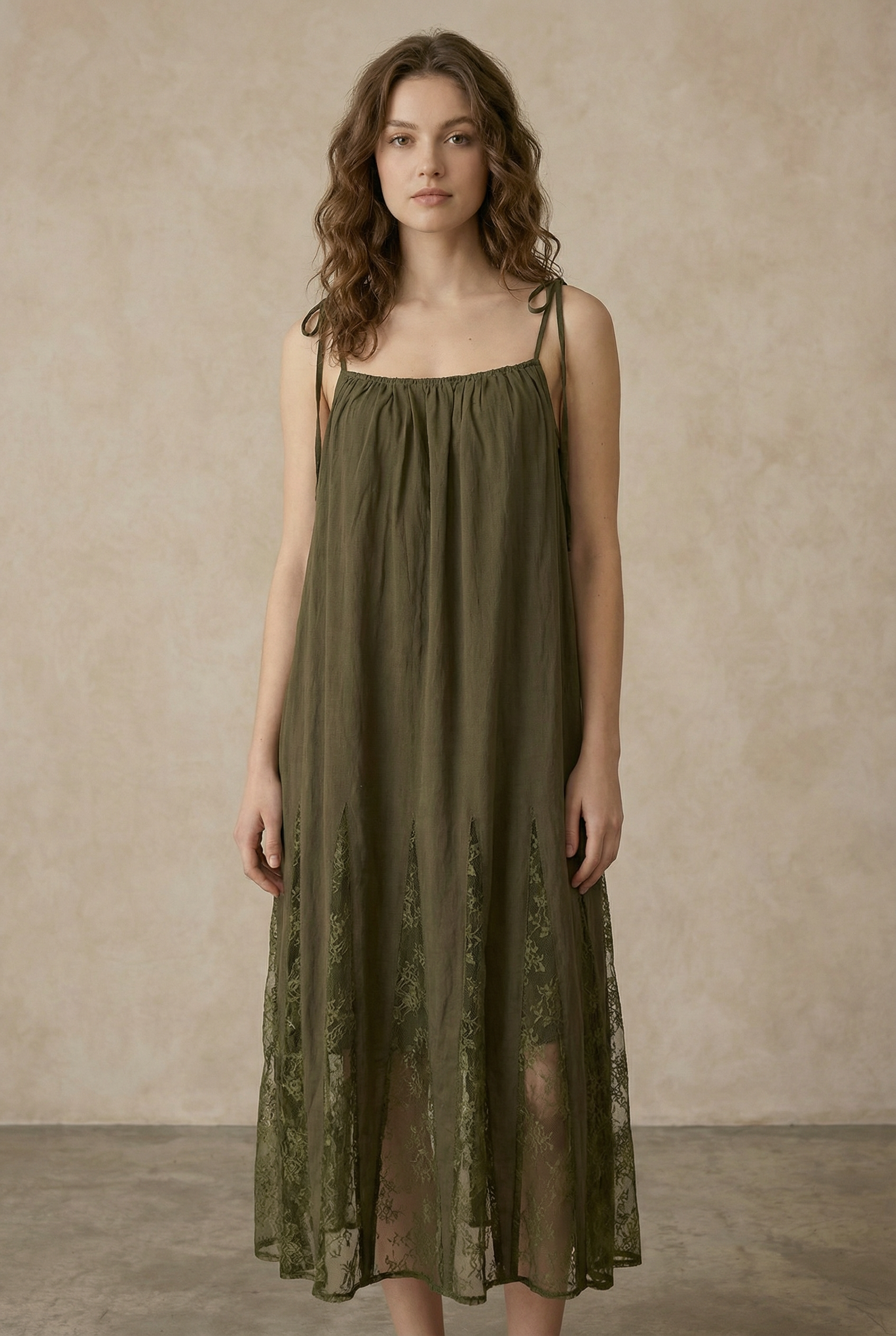 PRINT EMBROIDERED SLEEVESLESS ELASTICE MIDI DRESS: Olive / S