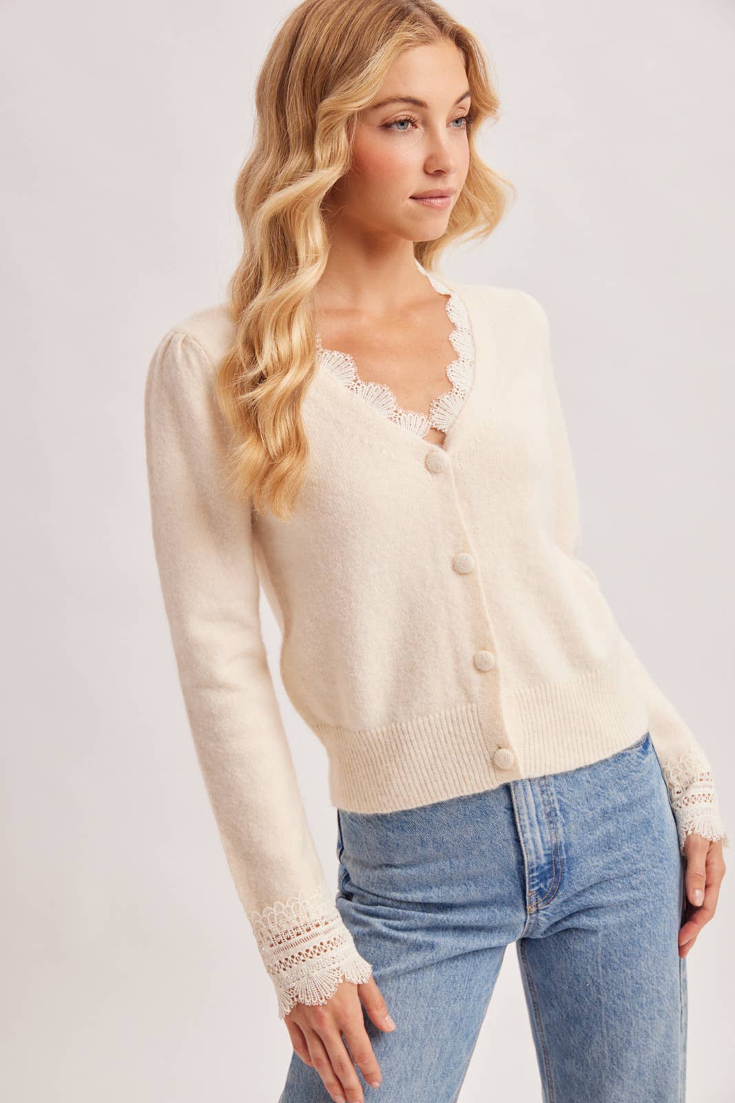 EYELASH LACE TRIM V-NECK KNIT PUFF SLEEVE CARDIGAN