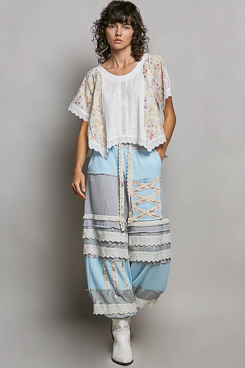 Round Neck Contrast Floral Eyelet Trim Rib Short Sleeve Top: OFF WHITE
