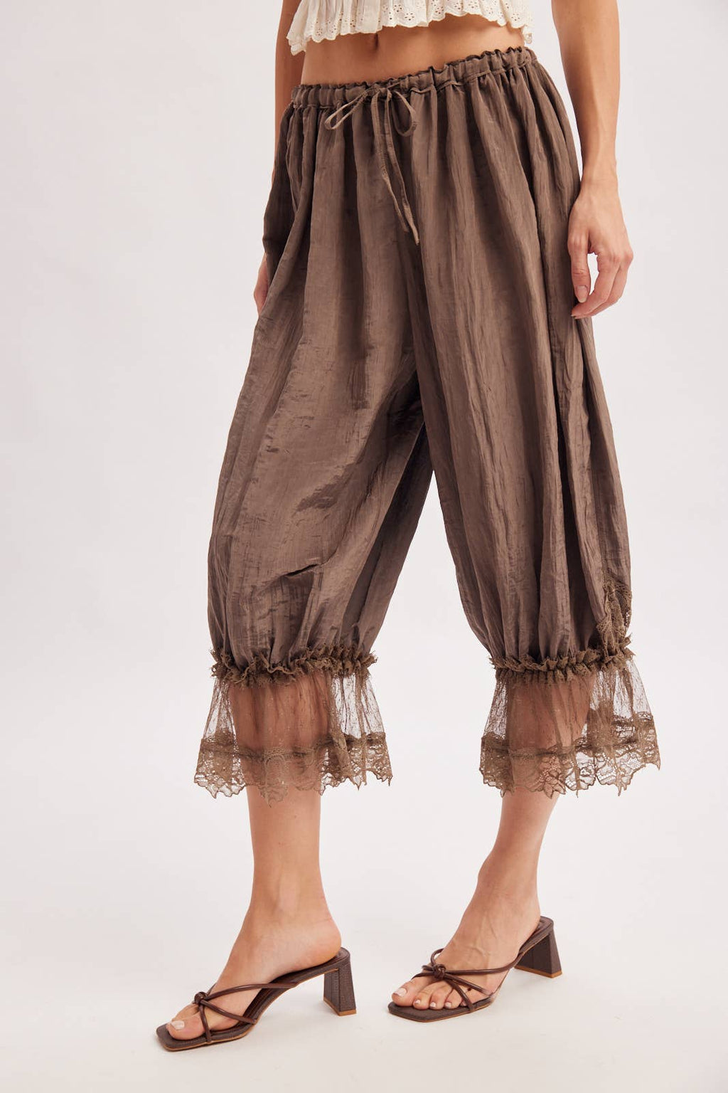 LACE TRIMMED MIDI BLOOMER PANTS: COCO