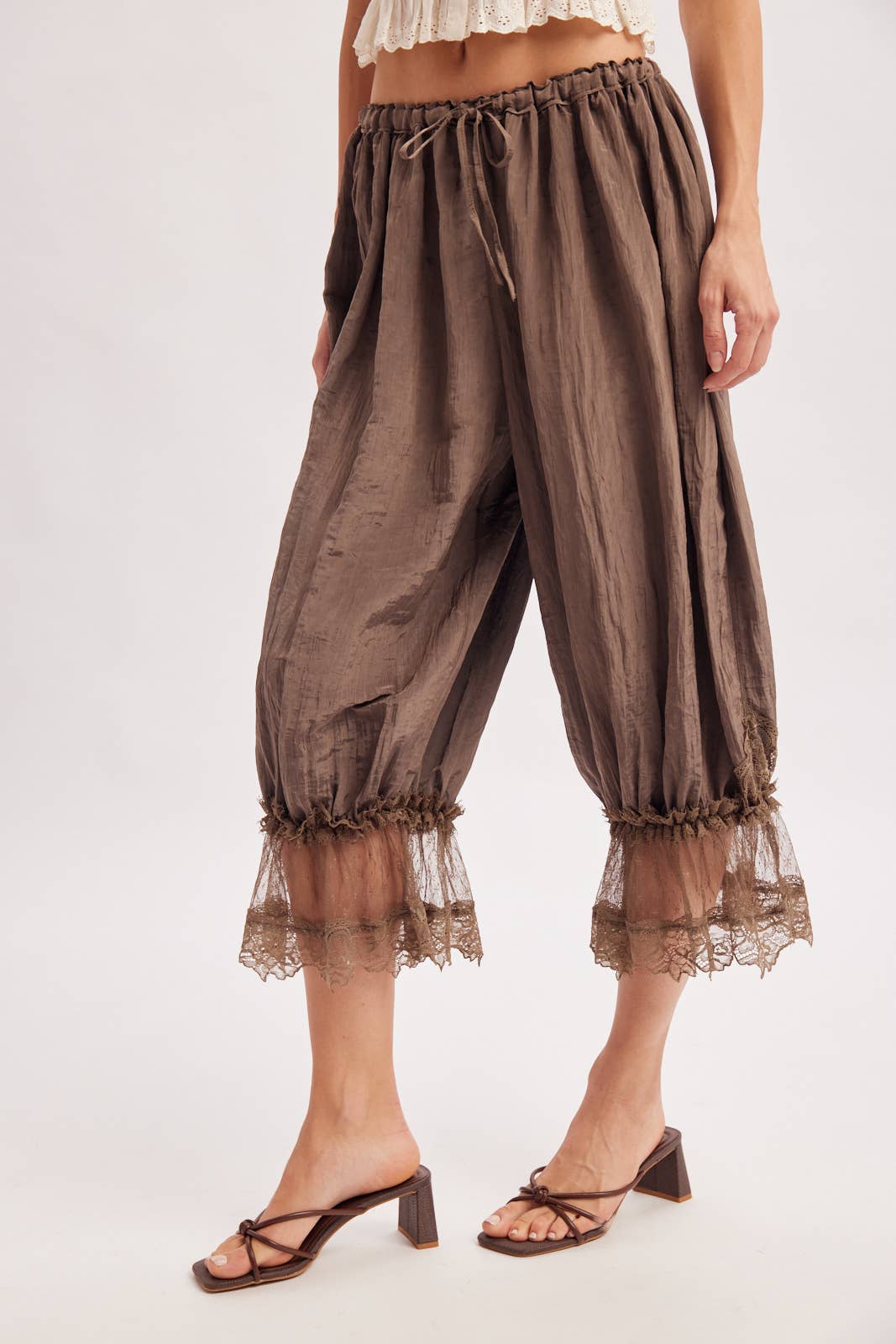 LACE TRIMMED MIDI BLOOMER PANTS: COCO