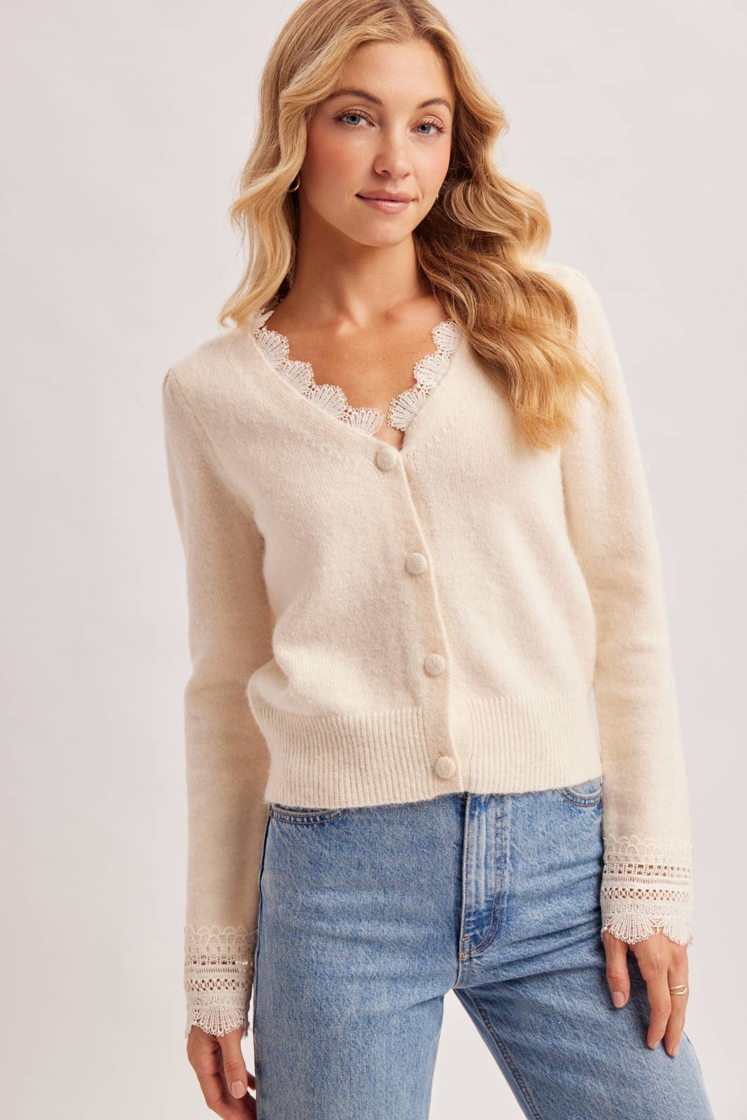 EYELASH LACE TRIM V-NECK KNIT PUFF SLEEVE CARDIGAN