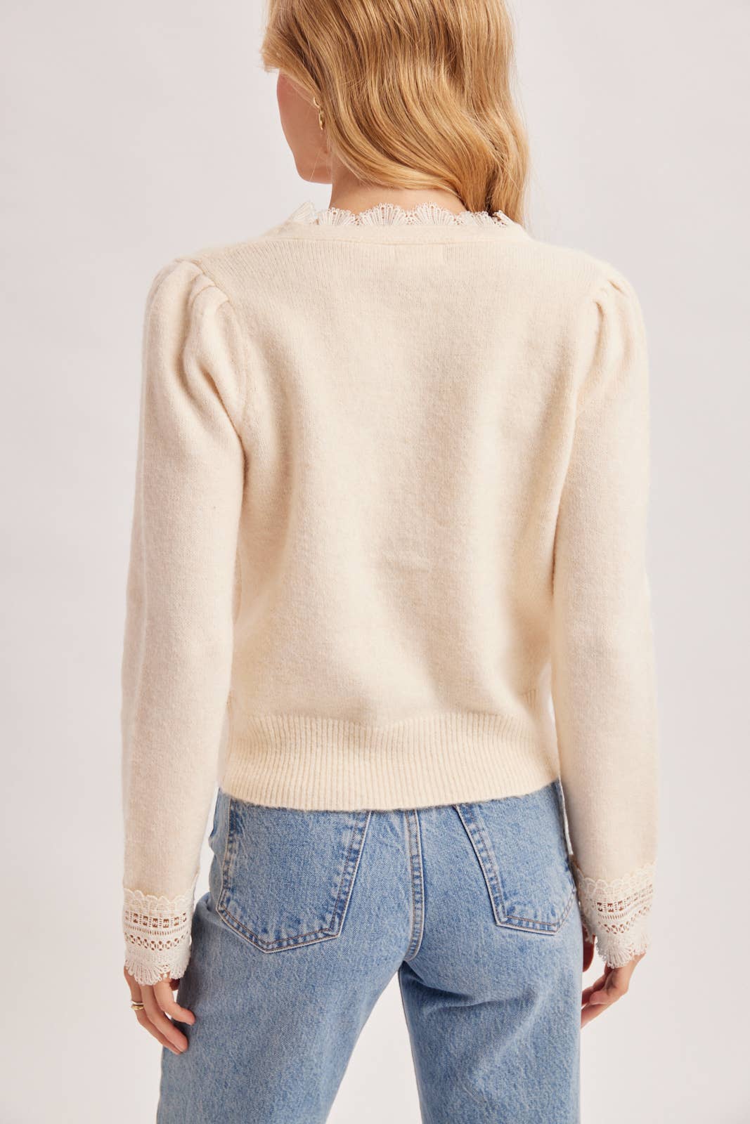 EYELASH LACE TRIM V-NECK KNIT PUFF SLEEVE CARDIGAN