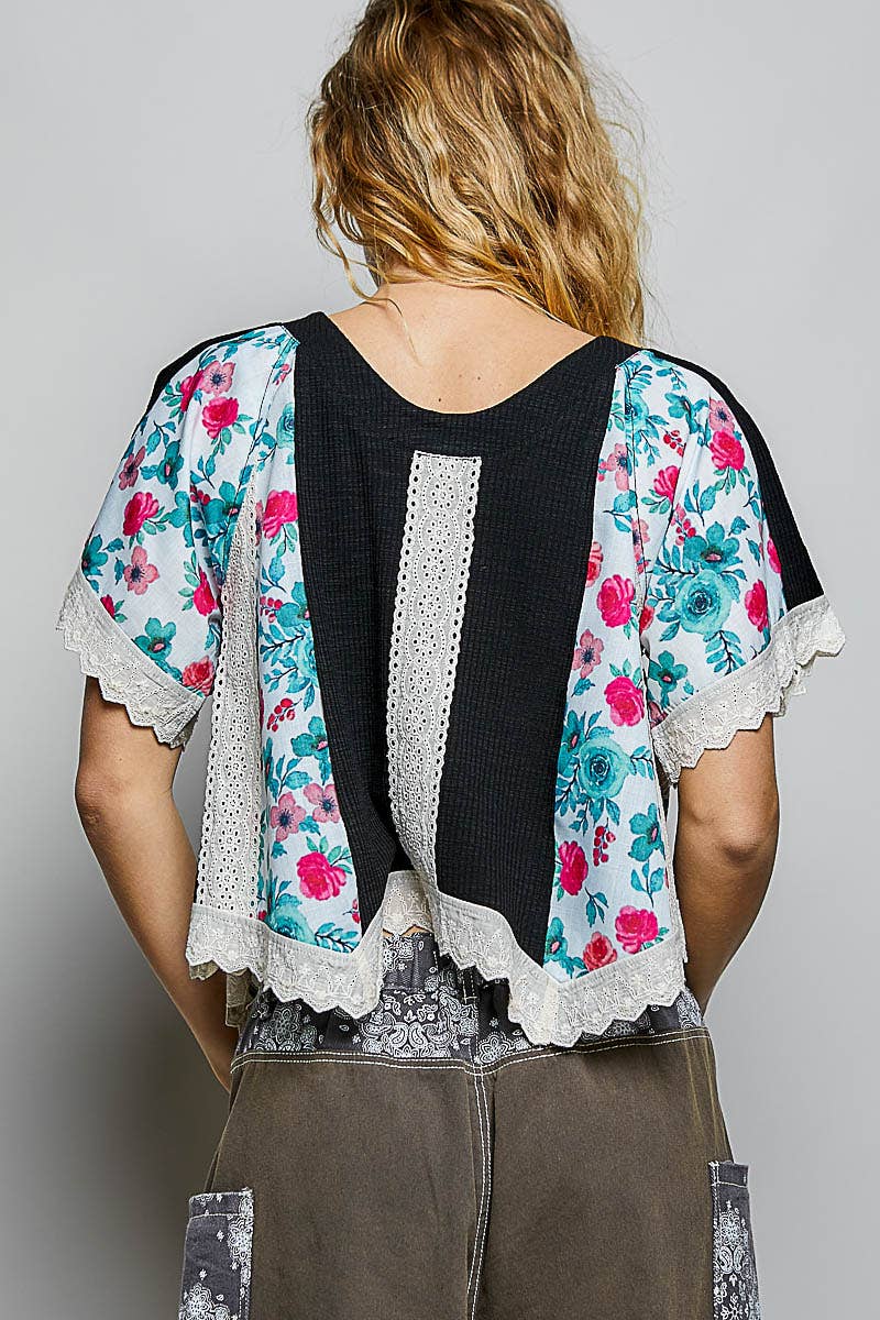Round Neck Contrast Floral Eyelet Trim Rib Short Sleeve Top: OFF WHITE
