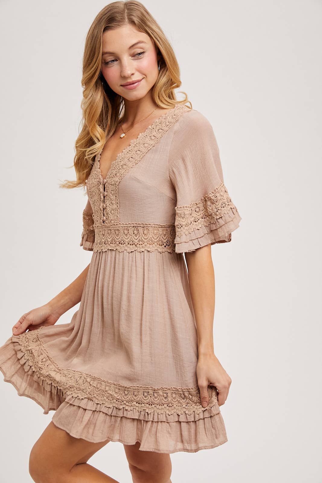 V-NECK LACE DRESS OPEN BACK: SHELL