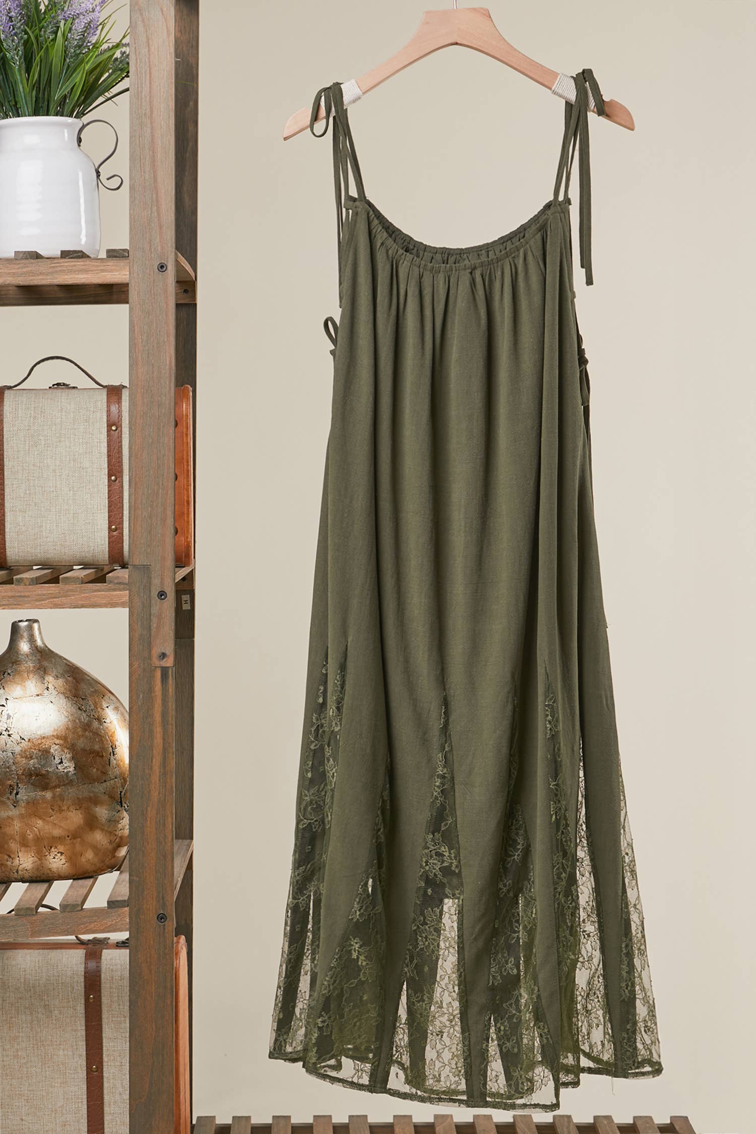 PRINT EMBROIDERED SLEEVESLESS ELASTICE MIDI DRESS: Olive / S