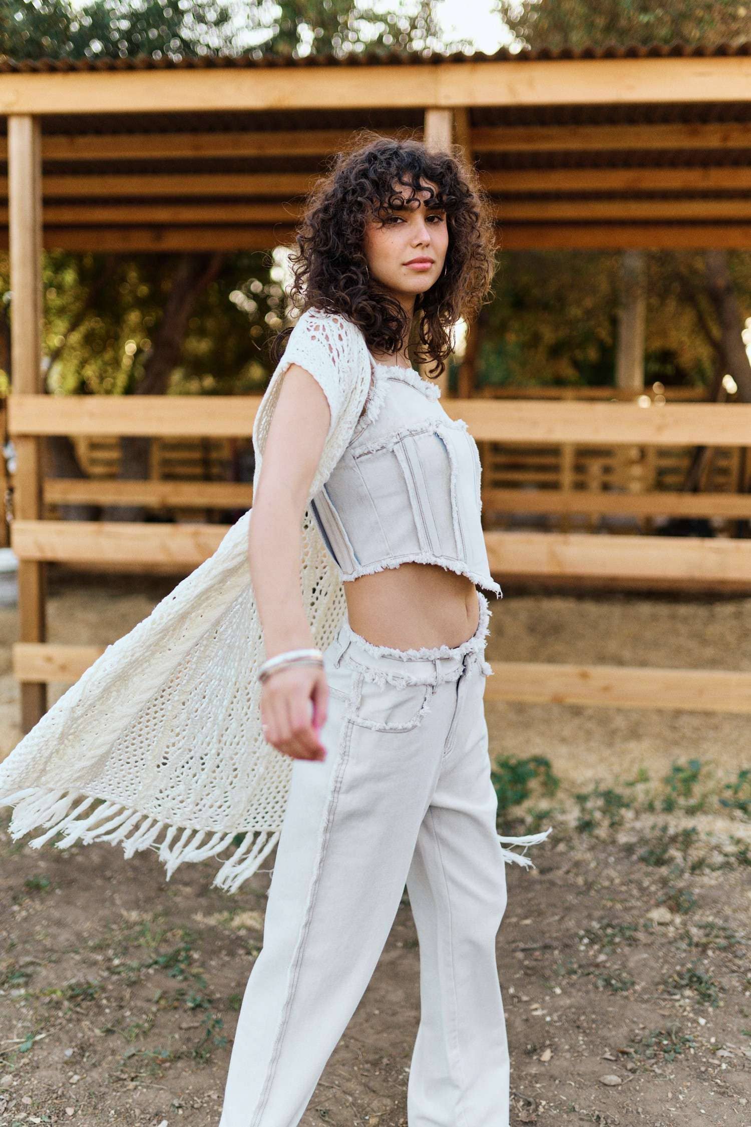 Sleeveless Crochet Long Cardigan with Fringe: Ivory / M
