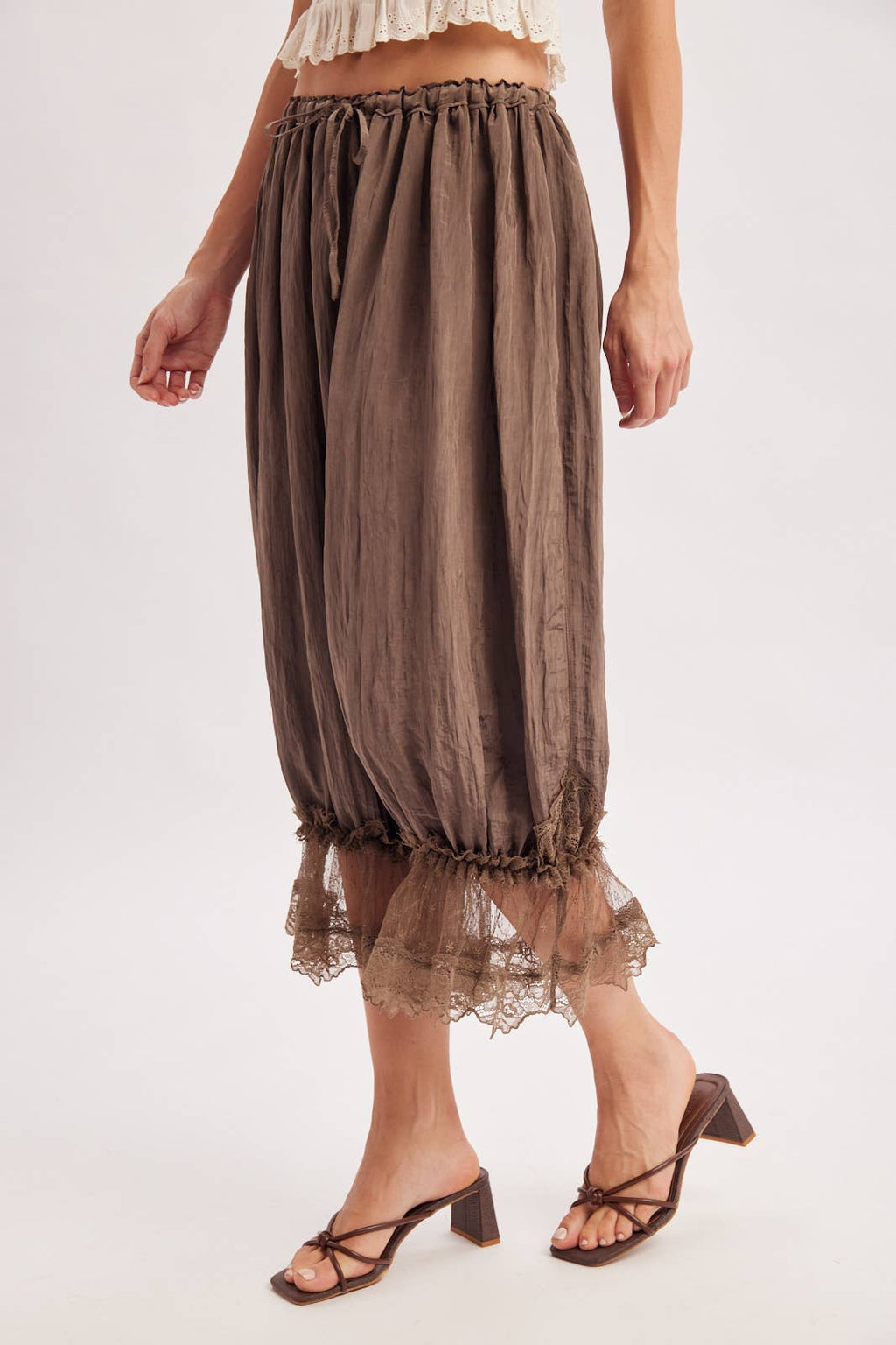 LACE TRIMMED MIDI BLOOMER PANTS: COCO