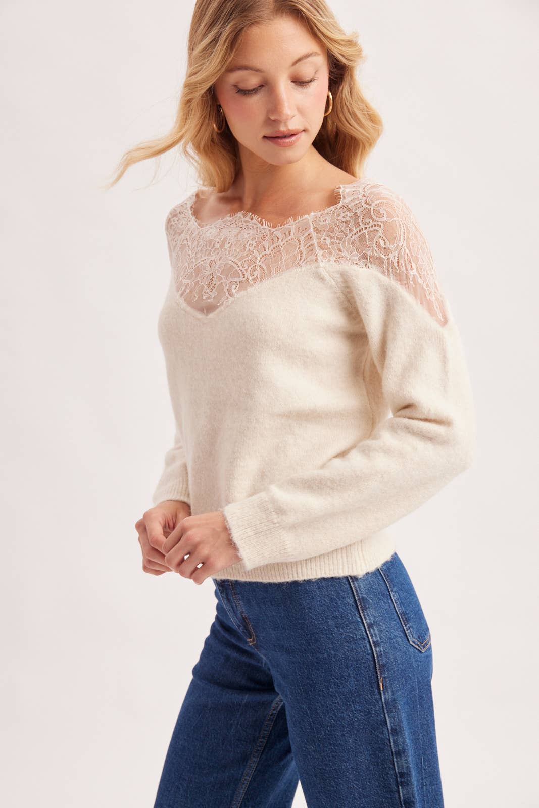 EYELASH LACE TRIMMED KNIT PULLOVER