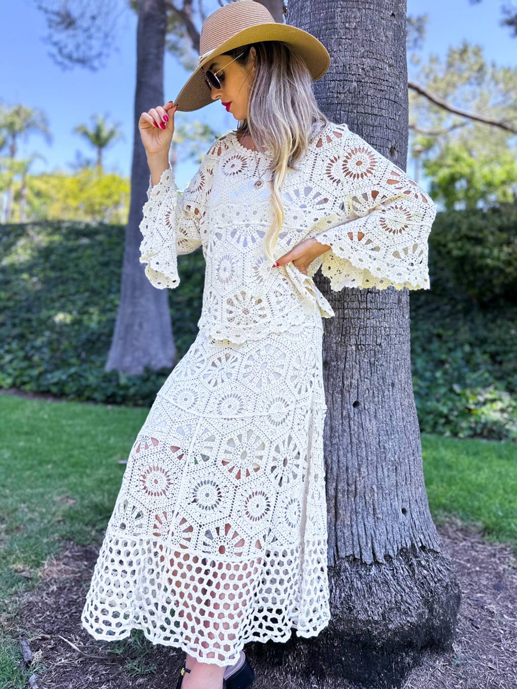 Hexagon Boho Floral Maxi Skirt with Elastic Waistband: Ivory / One Size