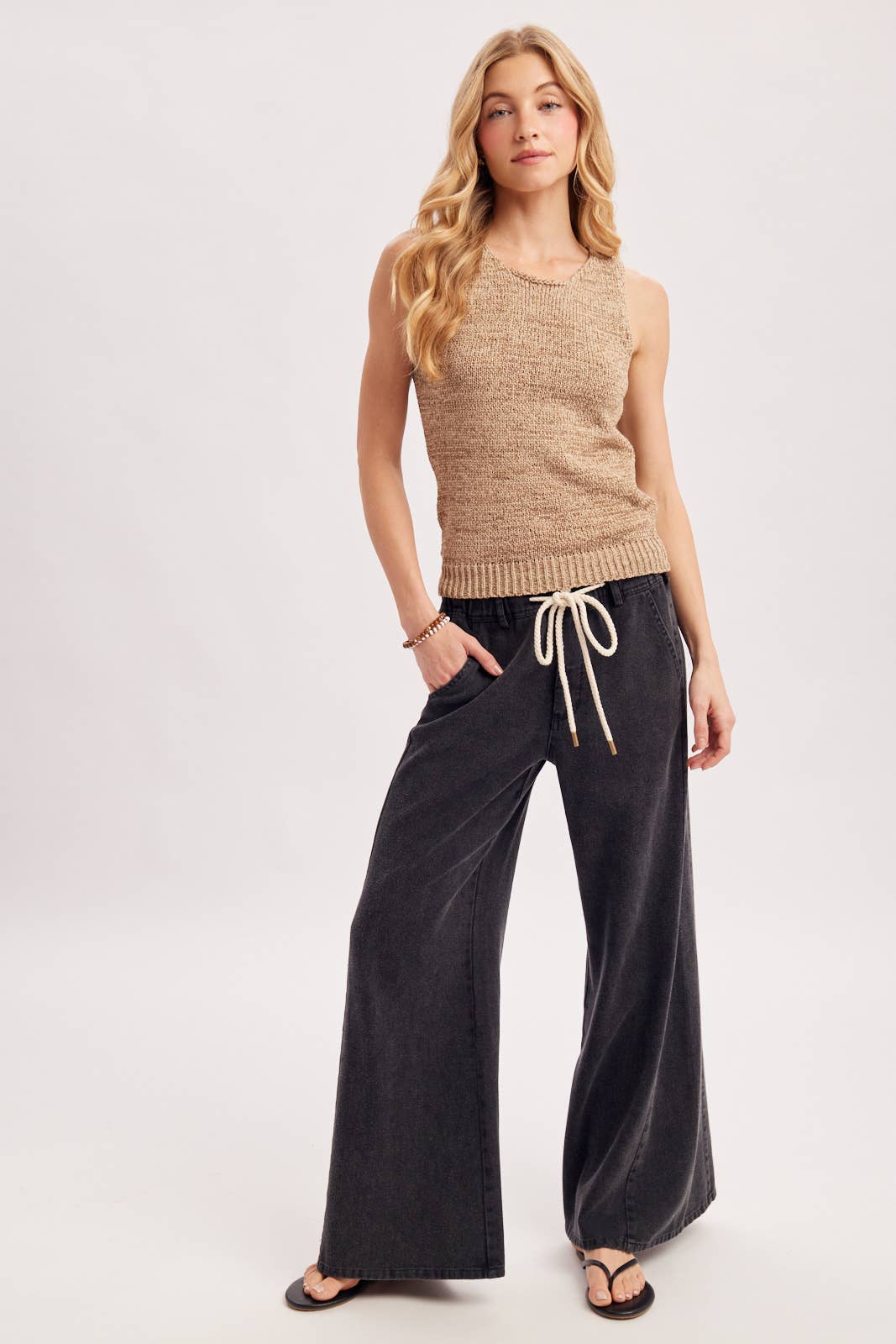 RELAXED MID-RISE FLARE KNIT PANTS