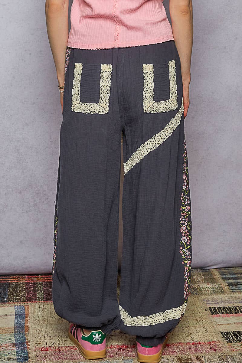 Vintage Washed Embroidery Trim Point Jogger Pants: NAVY CHARCOAL / S