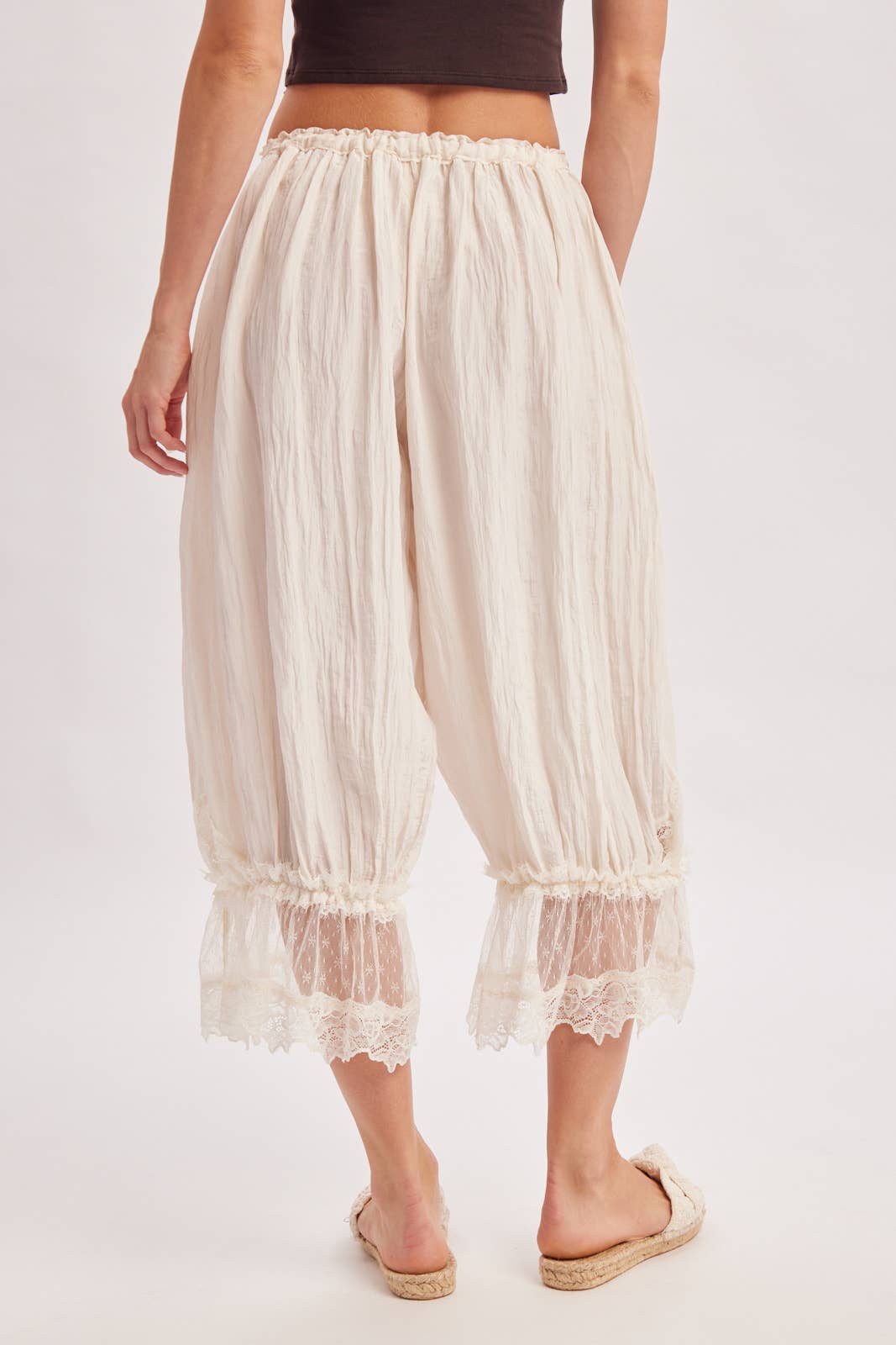 LACE TRIMMED MIDI BLOOMER PANTS: COCO