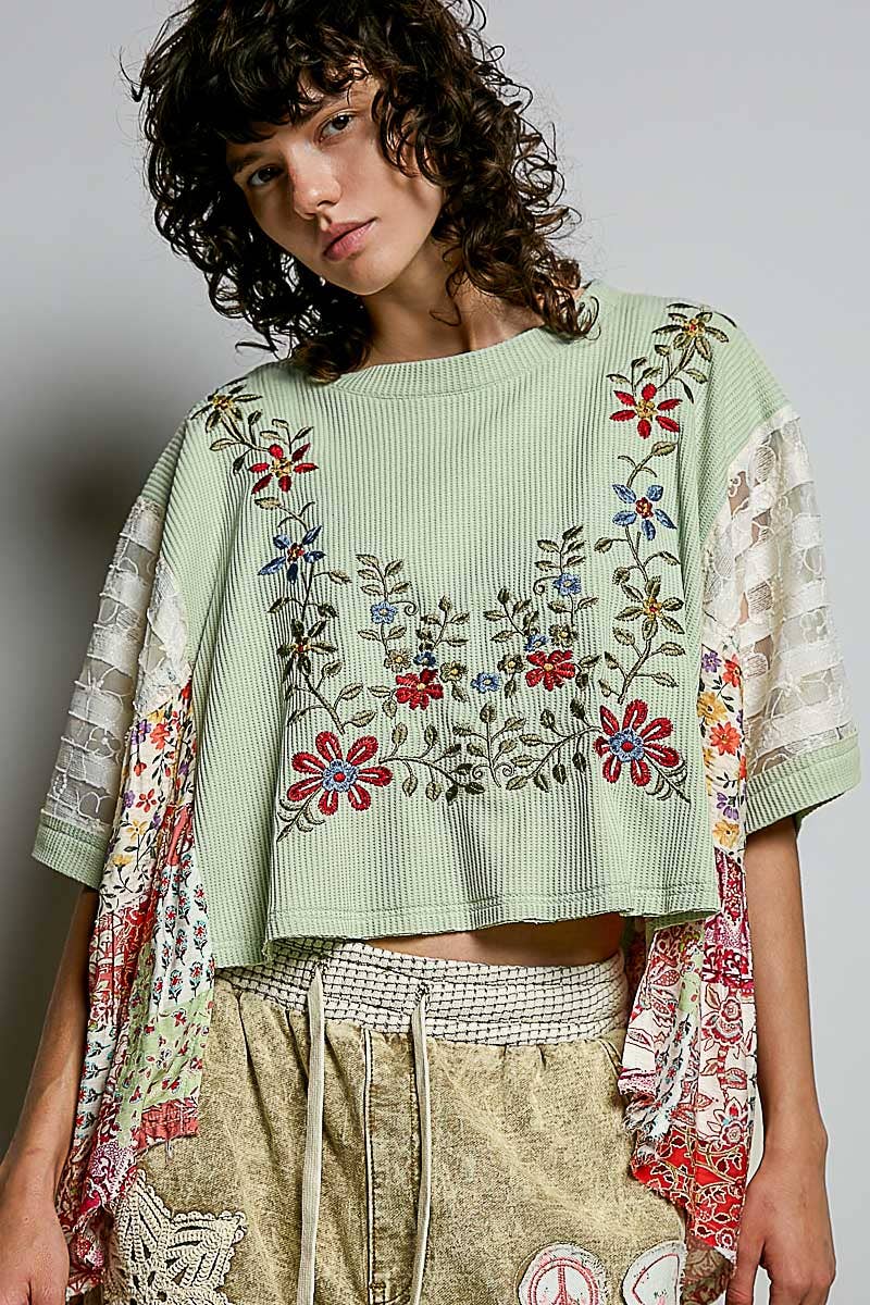 Boho Side Ruffle Detail Floral Embroidery Thermal Top: MINT / M