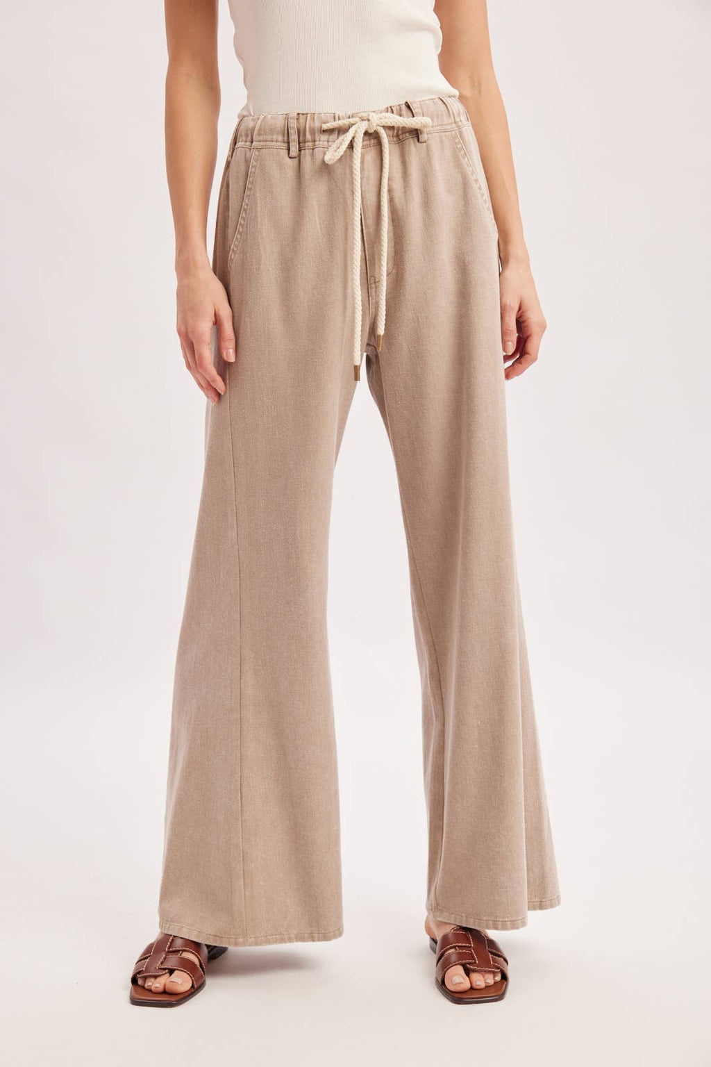 RELAXED MID-RISE FLARE KNIT PANTS