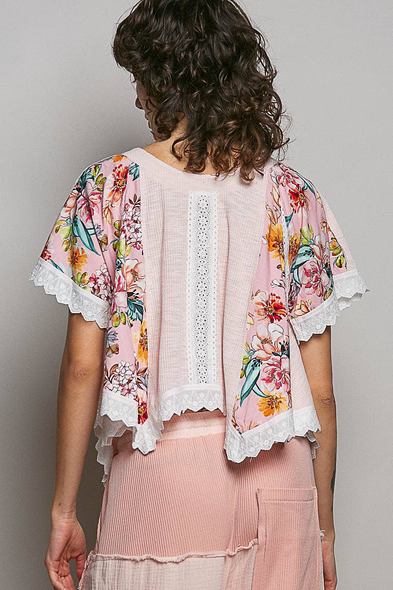 Round Neck Contrast Floral Eyelet Trim Rib Short Sleeve Top: PALE PINK