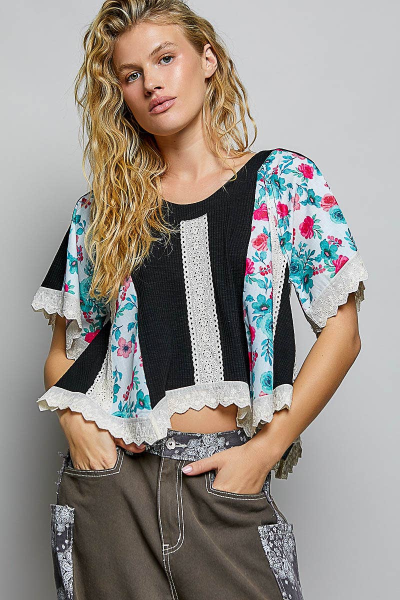 Round Neck Contrast Floral Eyelet Trim Rib Short Sleeve Top: PALE PINK