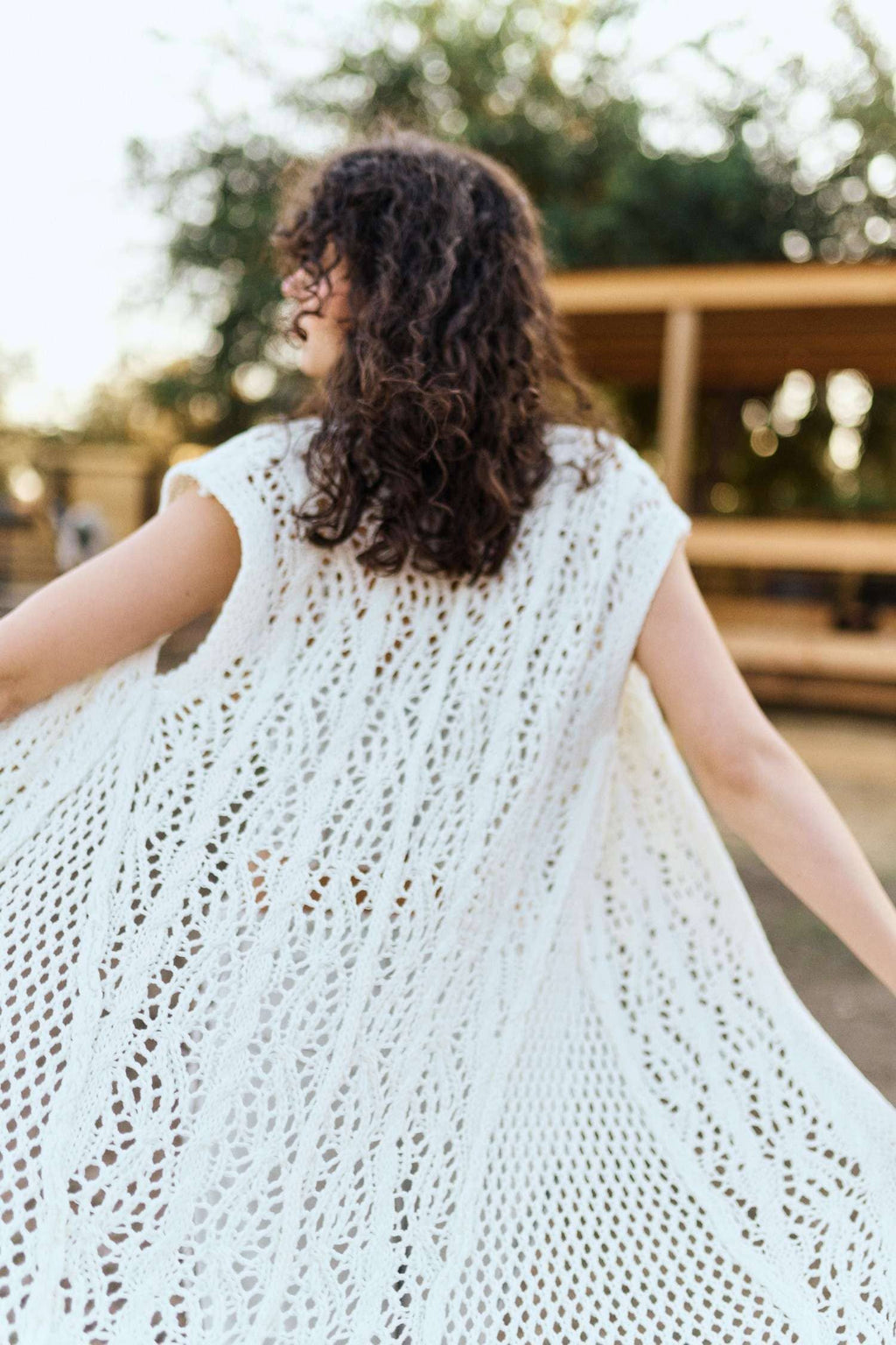 Sleeveless Crochet Long Cardigan with Fringe: Ivory / S