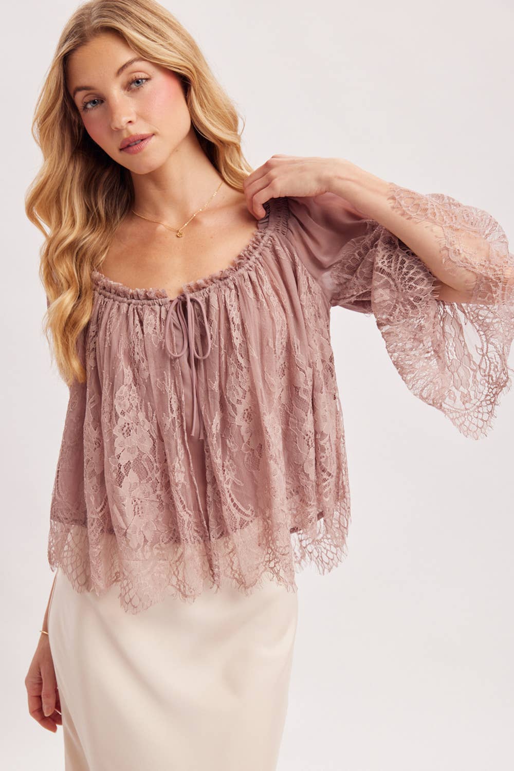 WIDE NECK RUFFLED EYELASH LACE BLOUSE - EASTER DAY: MAUVE / S