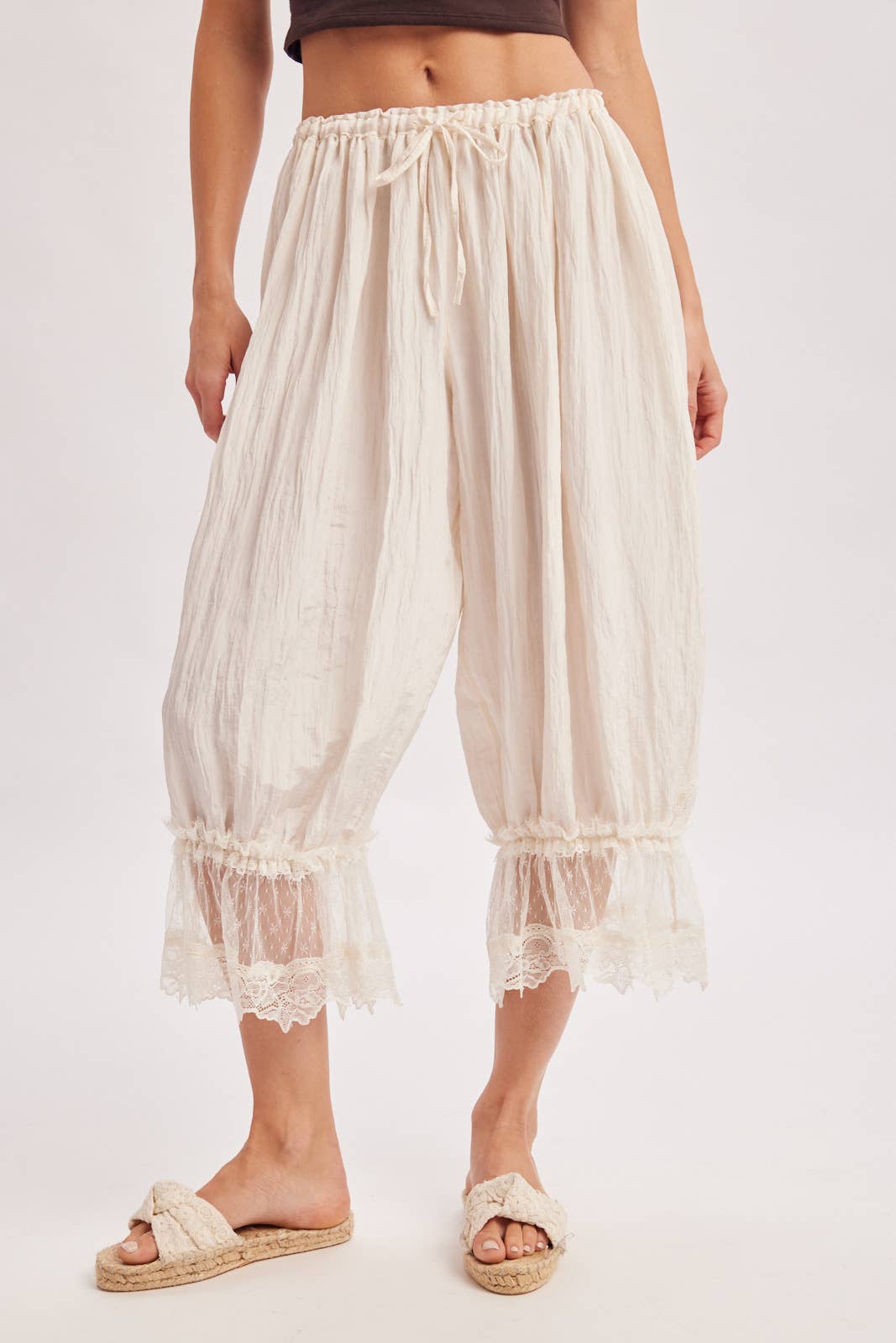 LACE TRIMMED MIDI BLOOMER PANTS: COCO
