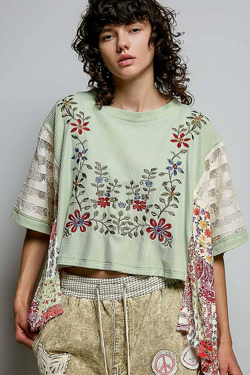 Boho Side Ruffle Detail Floral Embroidery Thermal Top: MINT / M