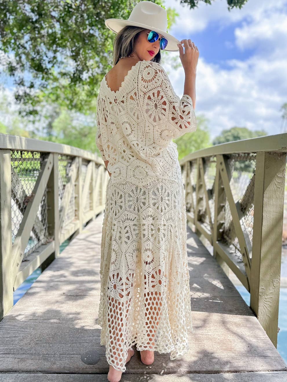 Hexagon Boho Floral Pattern V-Neck Dolman Sleeve Crochet Top: Ivory / One Size