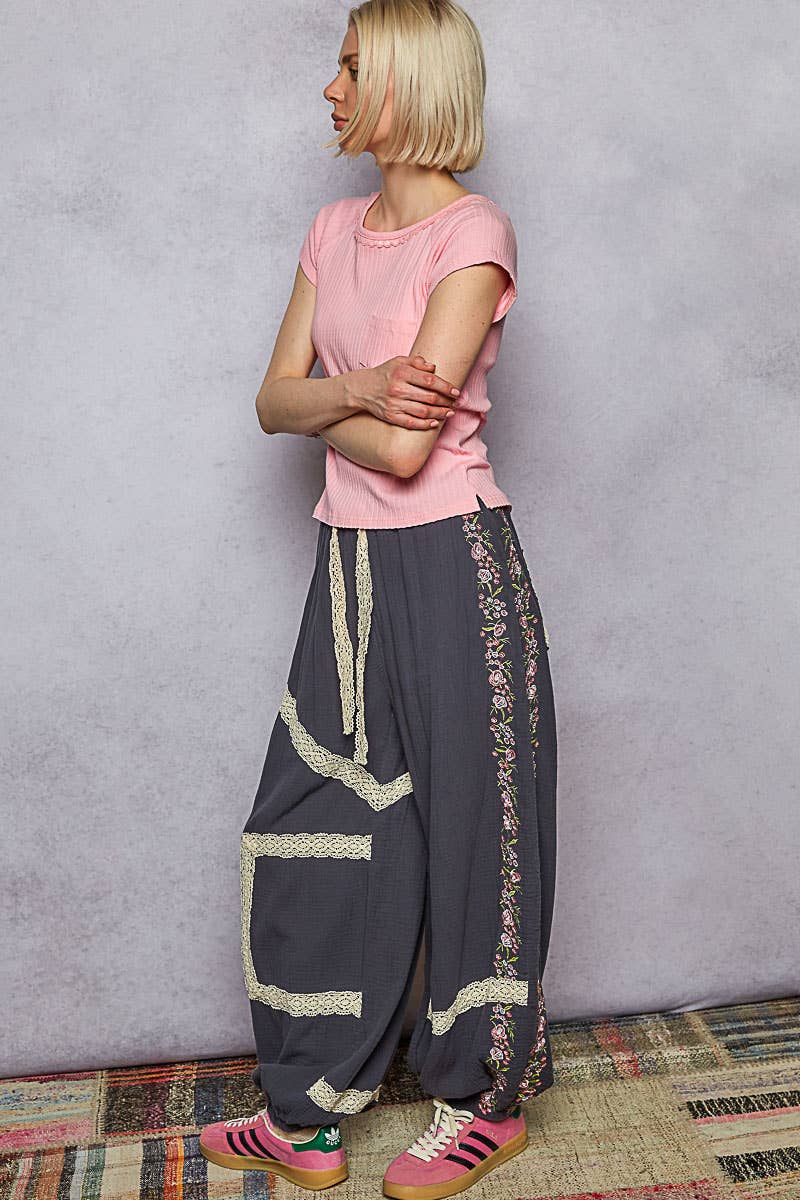 Vintage Washed Embroidery Trim Point Jogger Pants: NAVY CHARCOAL / S