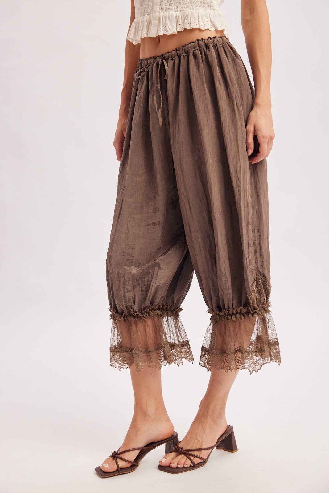 LACE TRIMMED MIDI BLOOMER PANTS: COCO