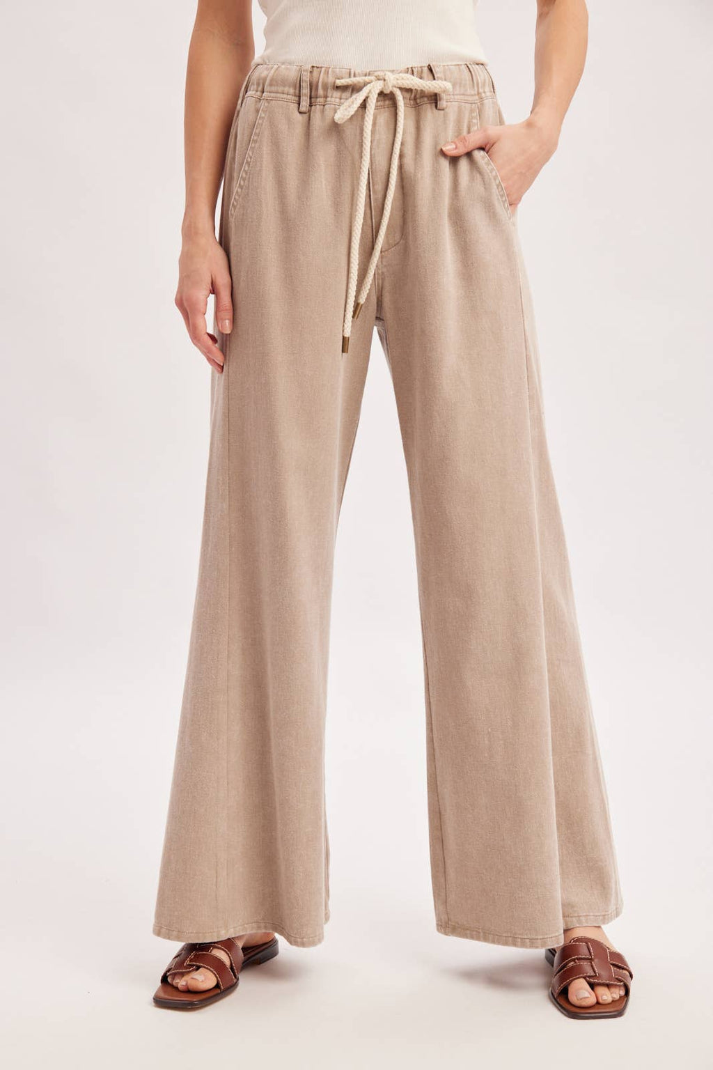 RELAXED MID-RISE FLARE KNIT PANTS