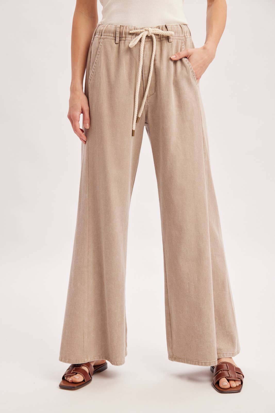 RELAXED MID-RISE FLARE KNIT PANTS
