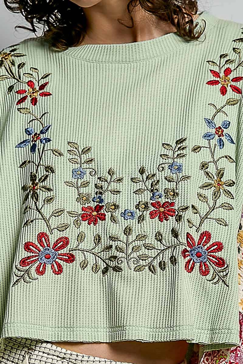 Boho Side Ruffle Detail Floral Embroidery Thermal Top: MINT / L